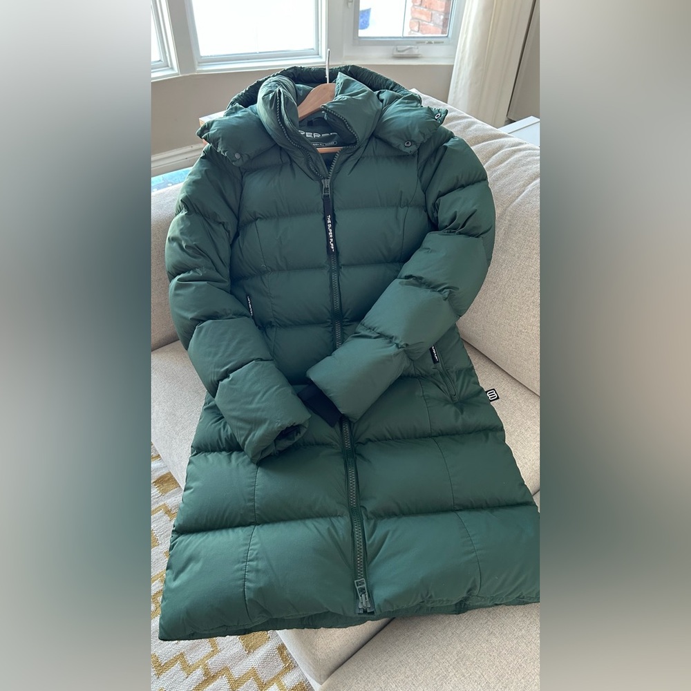 Aritzia Supersnug Superpuff Mid length